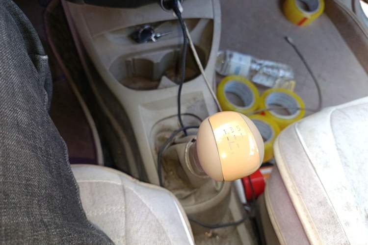 Used Nissan Livina 2013 1.6XE Manual Comfort Edition Gear Lever