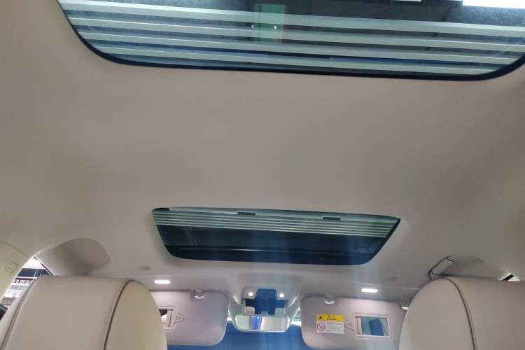 Used Denza D9 2022 DM-i 970 Four-Wheel Drive Prestige Model
