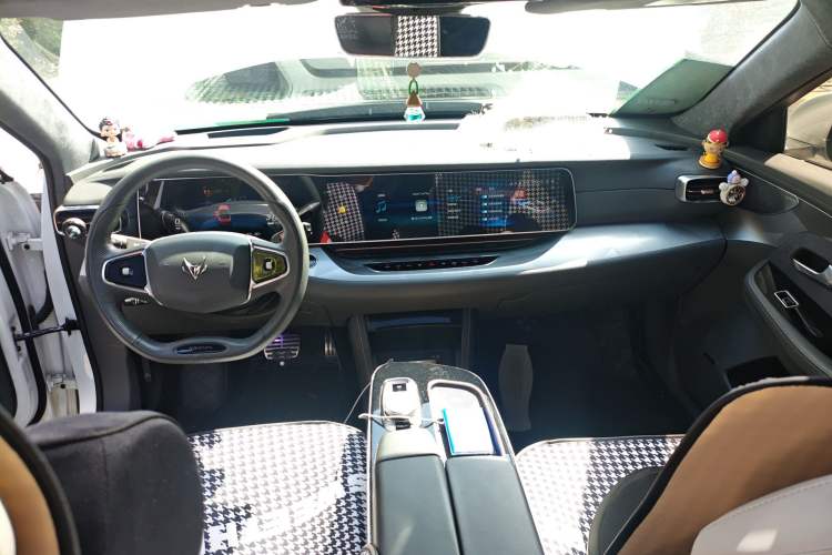 Used ARCFOX Alpha S 2022 708S+ 175kW Center Console