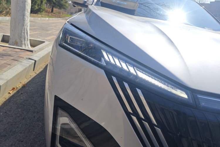 Used Dongfeng Aeolus Mage 2023 DH-i 1.5T Luxury Edition