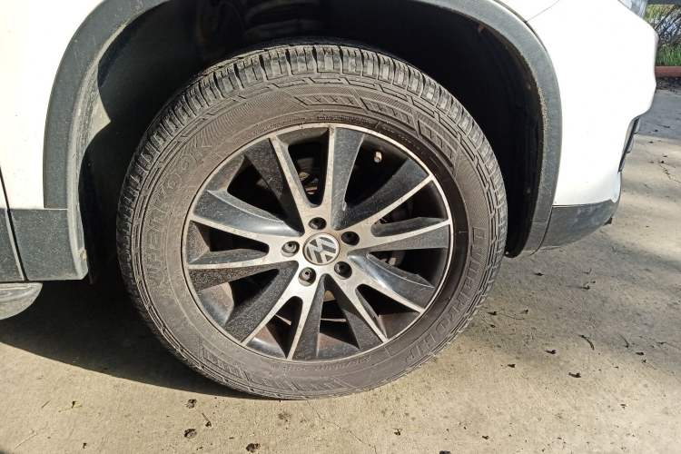 Used Volkswagen Tiguan L 2015 1.8TSI Automatic Two-Wheel Drive Luxury Model
