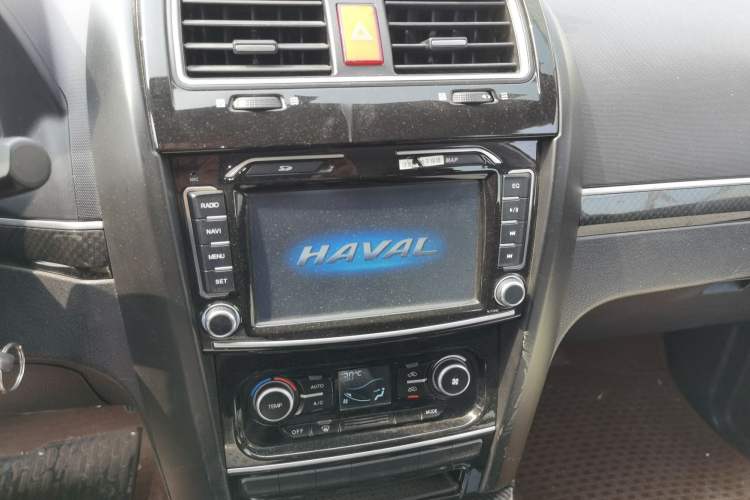 Used Haval H5 Classic 2015 2.0T Manual Two-Wheel Drive Advanced Version Audio And AC Panel