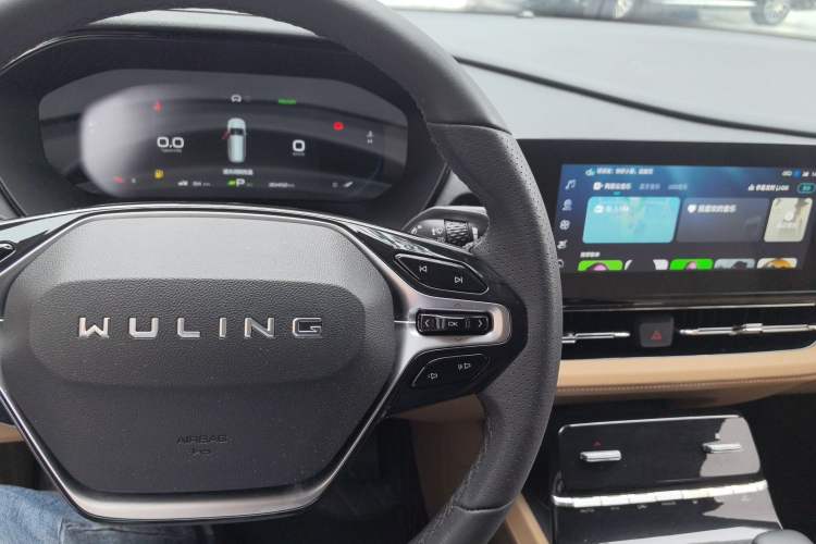 Used Wuling Victory 2023 2.0L DHT Luxury Edition
