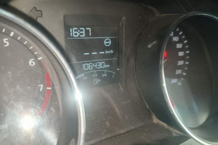 Used Volkswagen Bora 2014 1.6L Manual Fashion Edition Odometer Close Up