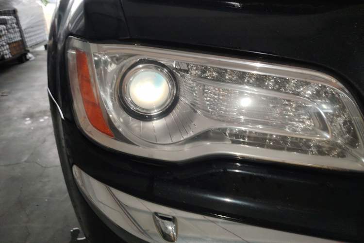 Used Chrysler 300C 2013 3.6L Luxury Edition