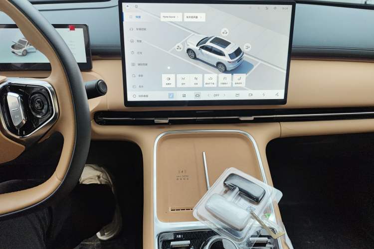 Used Geely Galaxy Xingjian 7 EM-i 2025 120km Flagship Edition
