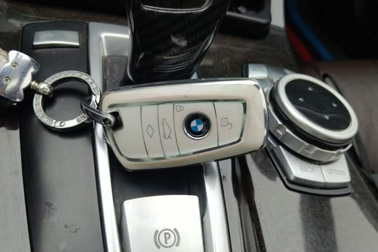 Used BMW 5 Series 2011 523Li Luxury Model Vehicle Key