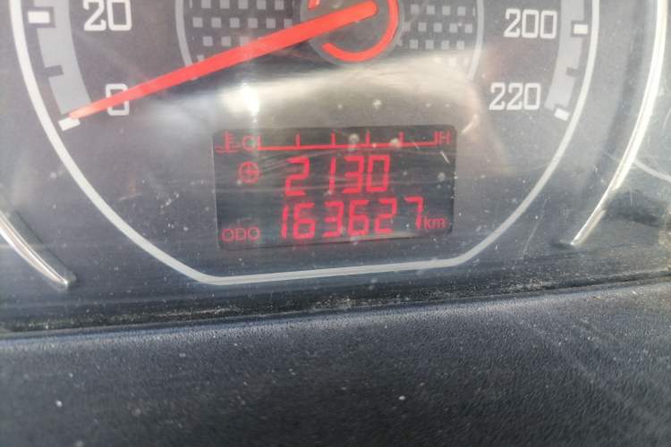 Used Wuling Zhengcheng 2015 1.5L Comfort L3C Odometer Close Up