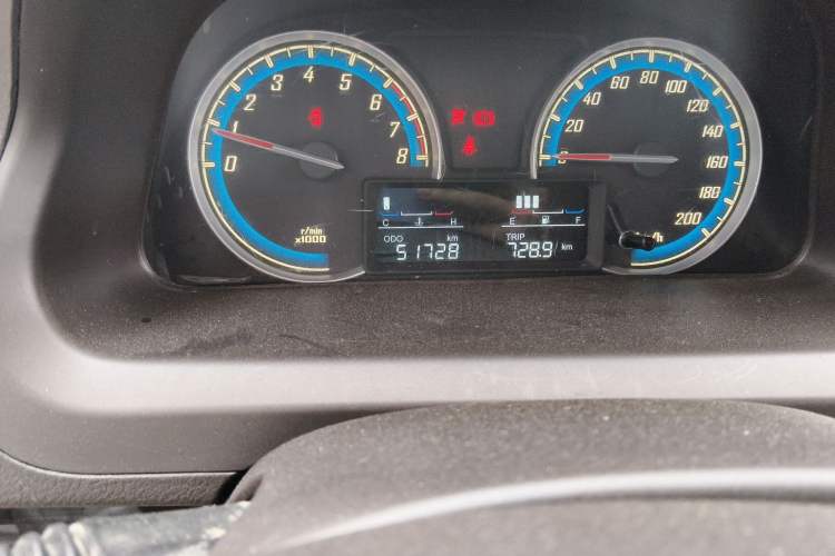 Used Baojun 730 2014 1.5L manual Comfort version 7 seats Odometer Close Up