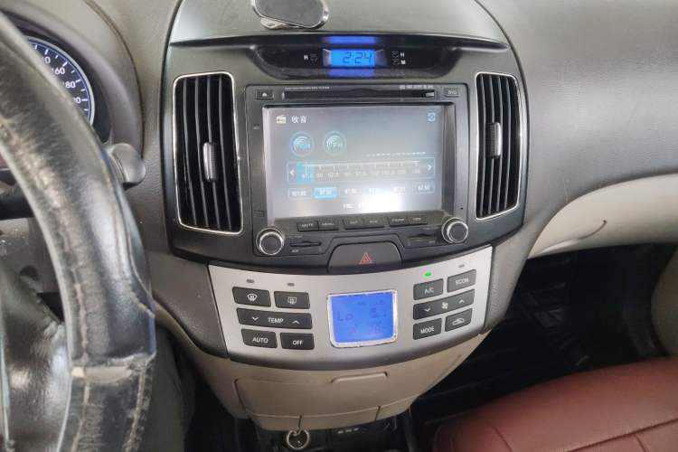 Used Hyundai Celesta 2011 1.6L Automatic Luxury Version Audio And AC Panel