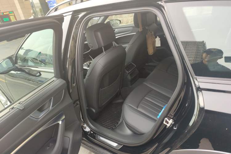 Used Audi A6 2022 allroad quattro Explorer 55 TFSI Prestige Off-Road Model