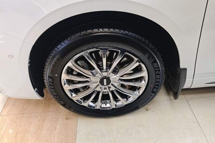 Used Wey Gaoshan 2025 Four-Wheel Drive Alpine 8 Left Front Wheel Hub