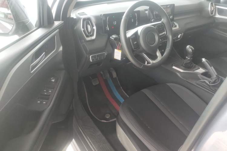 Used Great Wall King Kong Poer 2024 2.0T Manual Gasoline Two-Wheel-Drive Entrepreneurial Standard Box Driver Seat