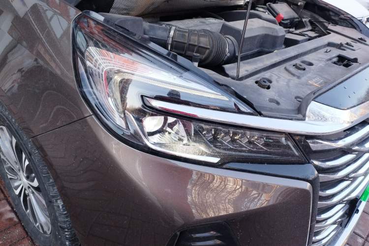 Used Buick GL8 2023 Facelifted Land Cruiser Executive Luxury Version
