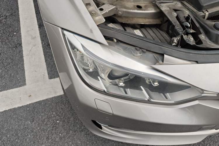 Used BMW 3 Series 2015 320Li Luxury Design Package Premium Edition Right Front Headlight