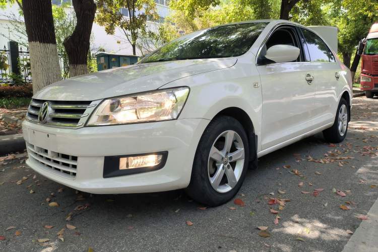 Used Volkswagen Santana 2015 1.6L Manual Comfort Edition