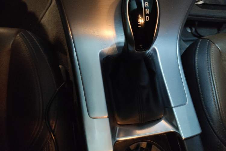 Used Volvo XC60 2017 T5 AWD Smart Upgrade Edition Gear Lever