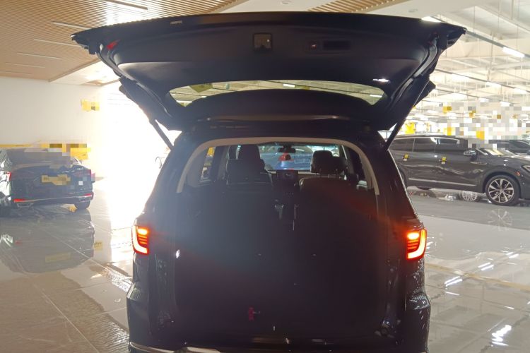 Used Honda Elysion 2022 2.0L eHEV Luxury Edition
