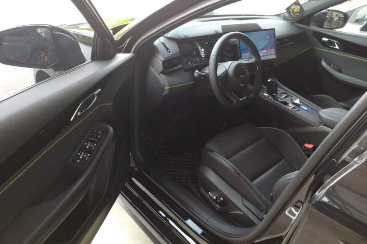 Used Lynk & Co 03 2023 1.5TD DCT JingPro Driver Seat