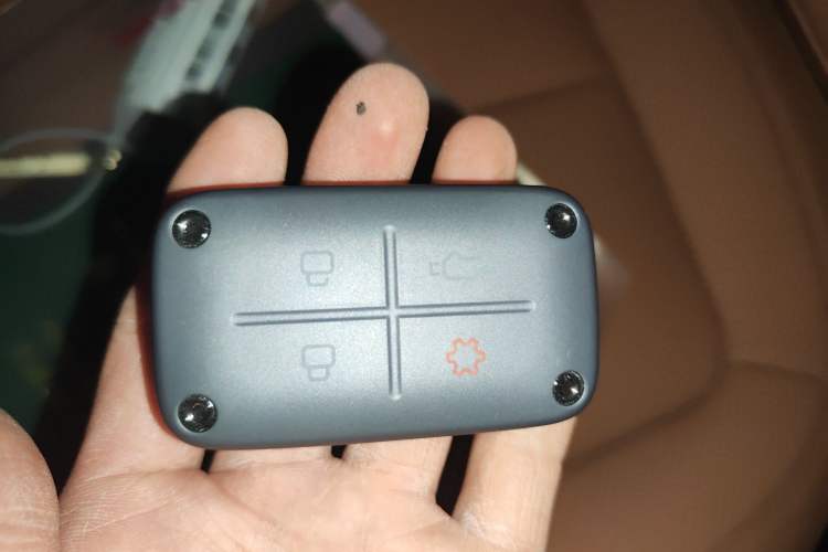 Used iCAR V27 2026 Model 200KM Four-Wheel Drive Falcon 500