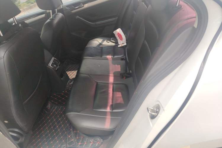 Used Volkswagen Sagitar 2015 1.6L Automatic Comfort Model
