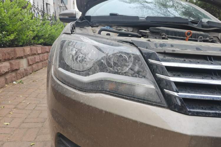 Used Volkswagen Bora 2014 1.6L Automatic Fashion Model Right Front Headlight