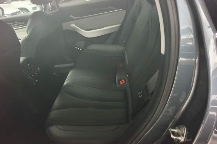 Used Geely Auto Monjaro L 2023 2.0TD High-Power Automatic Two-Wheel Drive Flagship Version Left Rear Seat