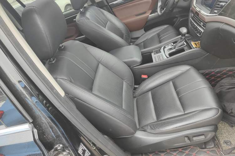 Used GAC Trumpchi GS8 2017 320T Two-Wheel Drive Luxury Smart Connectivity Version (7 Seats) Right Front Seat