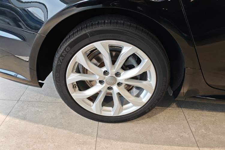 Used Audi A6L 2018 35 TFSI Collector's Edition Right Rear Wheel Hub