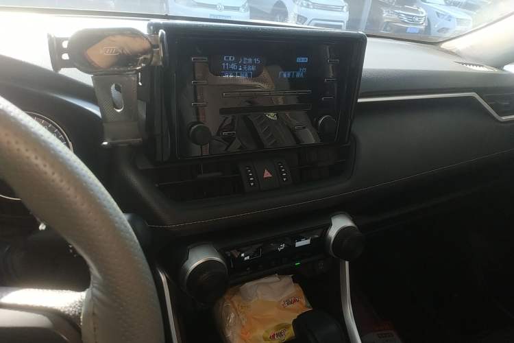 Used Toyota Wildlander 2022 2.0L CVT Two-Wheel Drive Leading Edition Audio And AC Panel