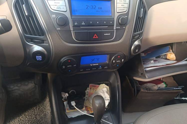 Used Hyundai ix35 2013 2.0L Automatic Two-Wheel Drive Smart GLS China IV Standard