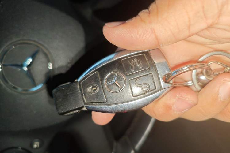Used Mercedes-Benz E-Class 2011 E 300 L Fashion Prestige Model Vehicle Key