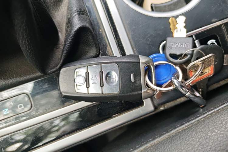 Used Haval H2 2016 Red-Label 1.5T Automatic Two-Wheel Drive Luxury Model Vehicle Key