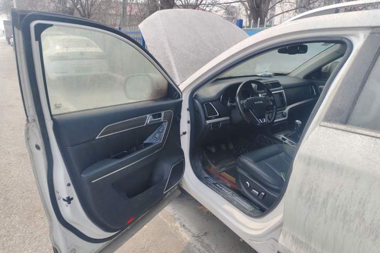 Used Haval H6 2015 Upgraded Model 1.5T Manual Two-Wheel Drive Prestige Version