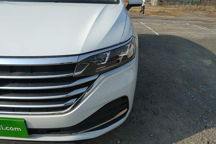 Used Volkswagen Viloran 2023 Facelift 330TSI Luxury Edition Left Front Headlight