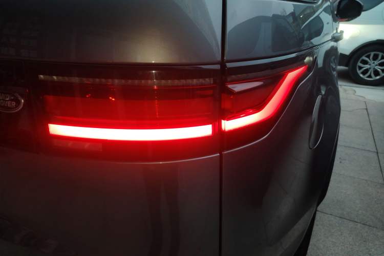 Used Land Rover Discovery 2021 300PS S
