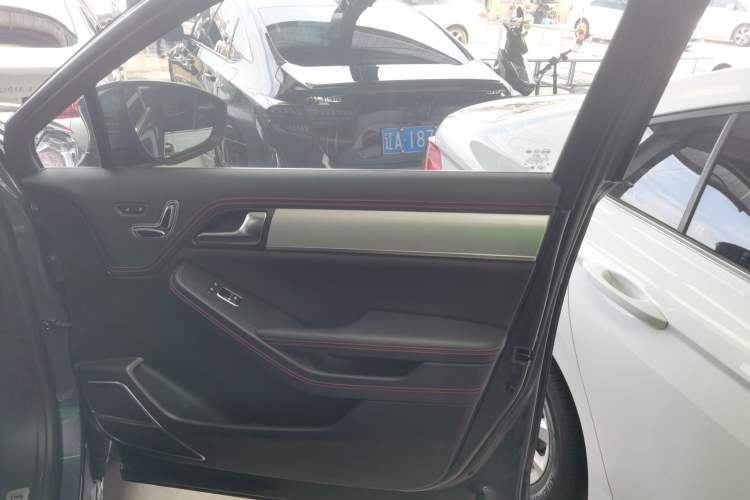 Used BYD Tang New Energy 2018 DM 2.0T All-Wheel Drive Smart Connectivity Luxury Model 7 Seats China V Emission Standard