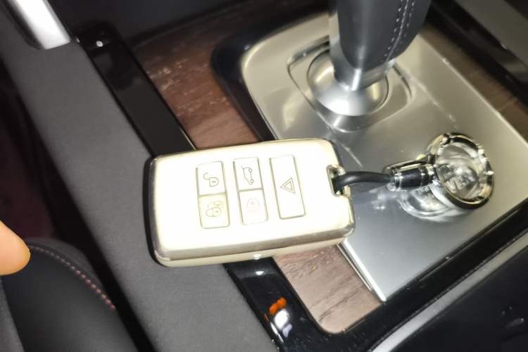 Used Land Rover Discovery Sport 2020 249 PS R-Dynamic Performance Tech Edition 5 Seats
