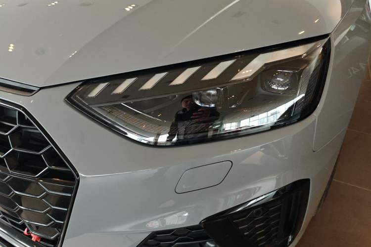 Used Audi A4L 2025 2 Million Units Enjoyment Version 40 TFSI Luxury Dynamic Edition B&O Starry Night Edition Left Front Headlight