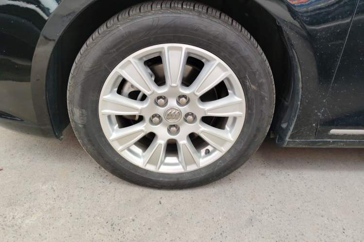 Used Buick LaCrosse 2012 2.4L SIDI Haoya Edition Left Front Wheel Hub