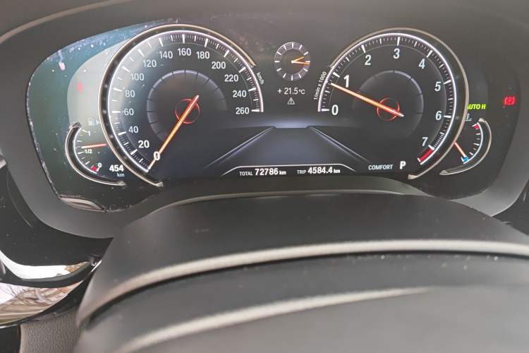 Used BMW 5 Series 2018 Restyled 530Li Luxury Edition M Sport Package Odometer Close Up