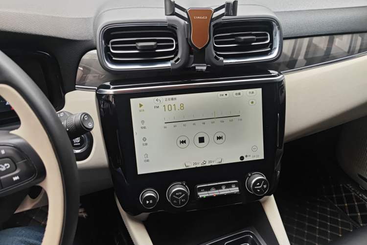 Used Lynk & Co 02 2018 1.5T DCT Two-Wheel Drive Zhaoban China V Standard Audio And AC Panel