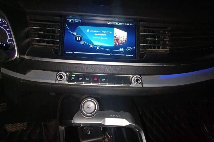 Used Haval H6 2017 Blue Label 2.0T Automatic Two-Wheel Drive Smart Edition
