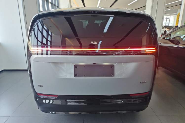 Used Li Auto MEGA 2025 Home Family Special Edition Rear