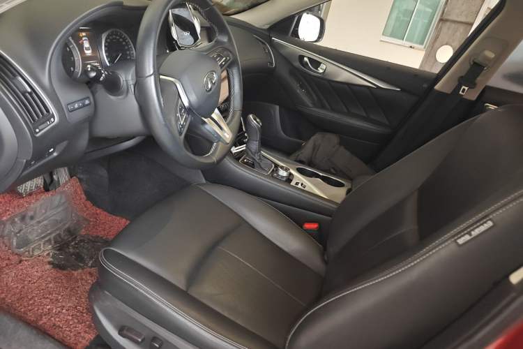 Used Infiniti Q50L 2018 2.0T Enjoyment Version China VI Standard
