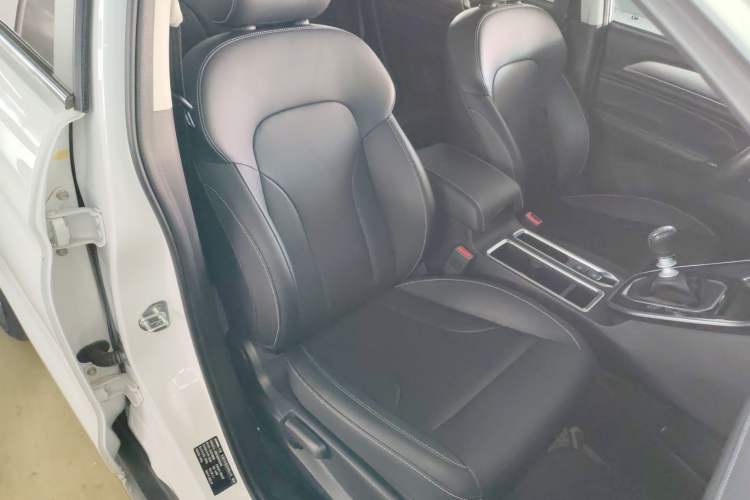 Used Haval M6 2021 PLUS 1.5T Manual Luxury Smart Connectivity Model
