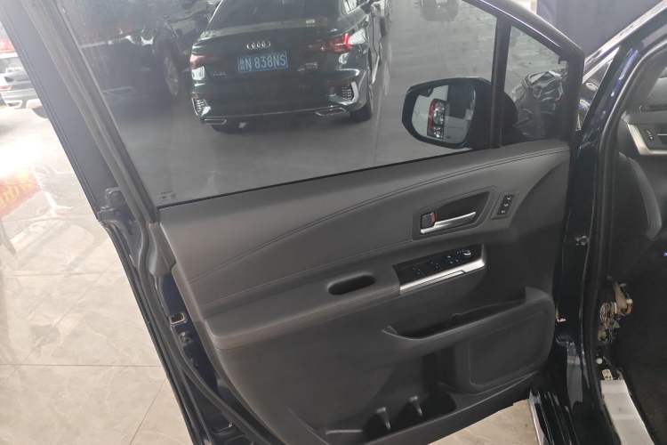 Used Toyota Sienna 2021 2.5L Hybrid Platinum Edition