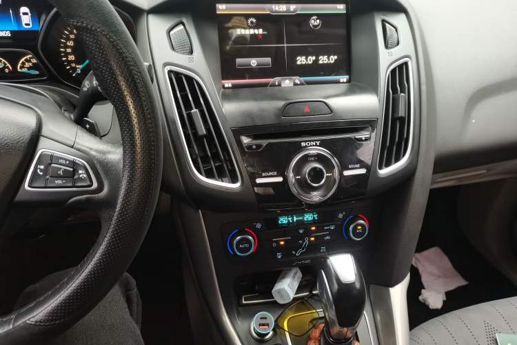 Used Ford Focus 2015 Sedan EcoBoost 180 Automatic Flagship Model