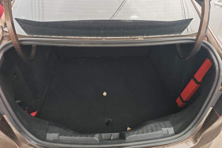 Used Ford Escort 2015 1.5L Automatic Fashion Model Trunk