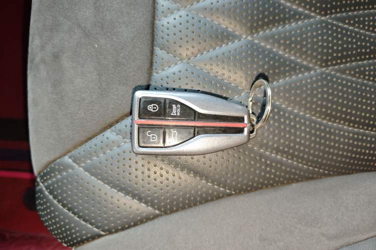 Used Hongqi HS5 2022 Facelifted Version 2.0T Smart Connect Flagship All-Wheel-Drive Edition
